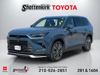 Used 2024 Toyota Grand Highlander AWD Hybrid video 1