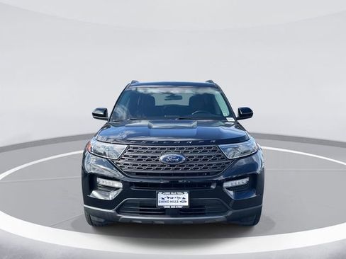 Used 2022 Ford Explorer XLT w/ Equipment Group 202A image 2
