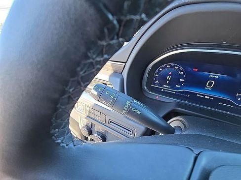 Used 2023 Chevrolet Suburban Z71 w/ Luxury Package image 45