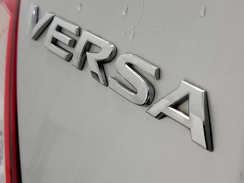 Used 2012 Nissan Versa SV image 33