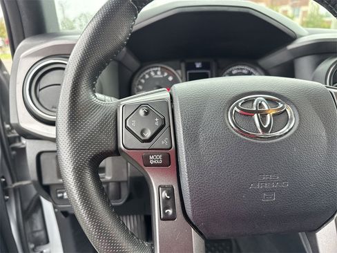 Used 2019 Toyota Tacoma TRD Sport image 13