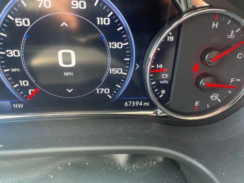 Used 2021 GMC Acadia Denali w/ Denali Technology Package FWD image 14