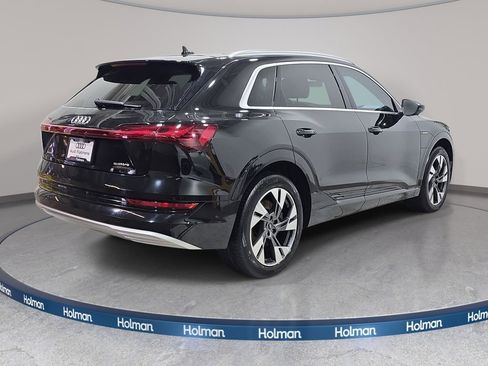 Used 2023 Audi e-tron Premium Plus w/ Premium Plus Package AWD/4WD image 6