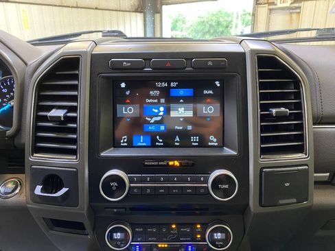 Used 2018 Ford Expedition Max XLT w/ Equipment Group 202A RWD image 43