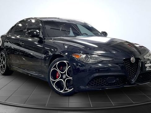 Used 2022 Alfa Romeo Giulia Veloce AWD/4WD image 13