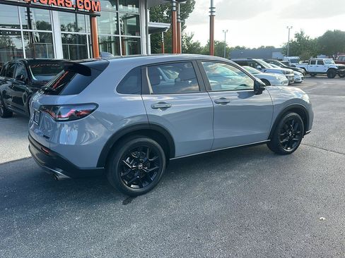 Used 2023 Honda HR-V Sport image 3