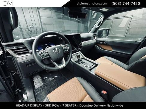Used 2026 Lexus GX 550 w/ Accessory Package (2T) AWD/4WD image 17