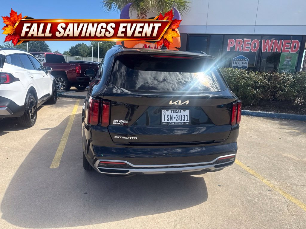 Used 2023 Kia Sorento S w/ Panoramic Sunroof Package FWD image 3