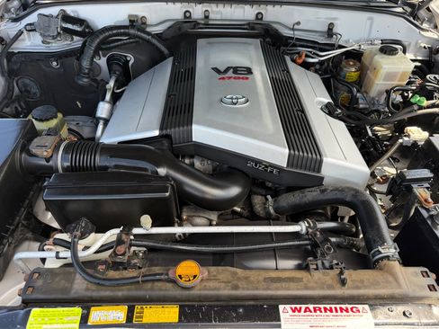 Used 2002 Toyota Land Cruiser image 29