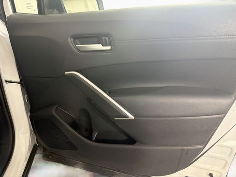 Used 2022 Toyota Corolla Cross XLE AWD/4WD image 30