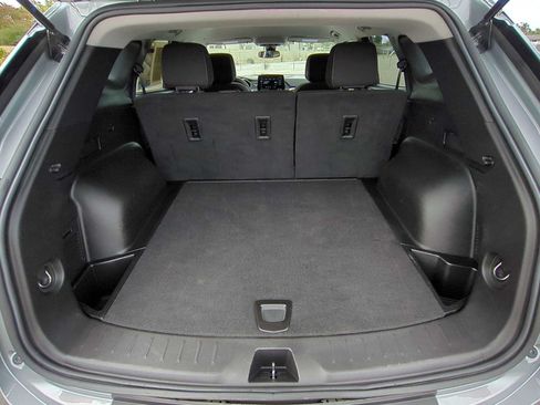 Used 2025 Chevrolet Blazer LT FWD image 24
