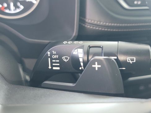 Used 2024 Nissan Rogue S FWD image 15