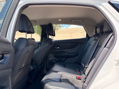 Used 2024 Nissan Ariya FWD image 16