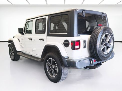 Used 2023 Jeep Wrangler Unlimited Sahara w/ Cold Weather Group AWD/4WD image 6