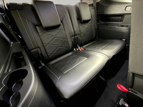 Used 2024 Volkswagen Atlas SE image 24