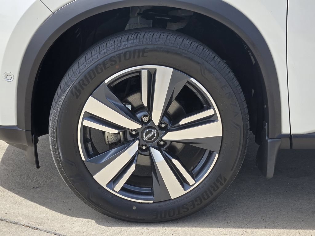 Used 2023 Nissan Rogue Platinum AWD/4WD image 8