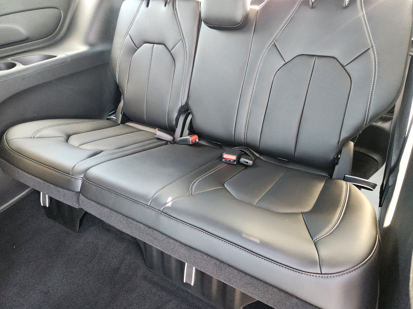 New 2027 Chrysler Pacifica Select FWD image 27