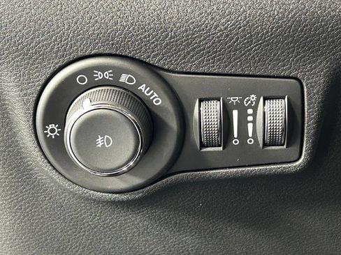 Used 2025 Jeep Compass Limited AWD/4WD image 28