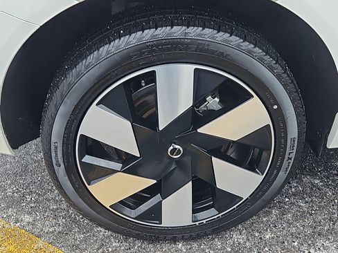 Used 2025 Volvo XC60 T8 Plus w/ Protection Package Premier image 31