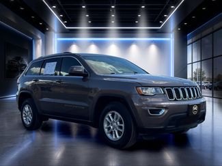 Used 2018 Jeep Grand Cherokee Laredo AWD/4WD video 2