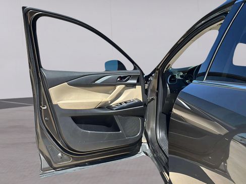 Used 2018 MAZDA CX-9 Touring w/ Touring Premium Package FWD image 18