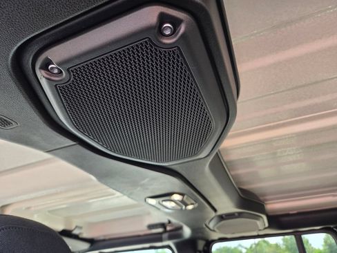 Used 2023 Jeep Wrangler Unlimited Sport AWD/4WD image 32