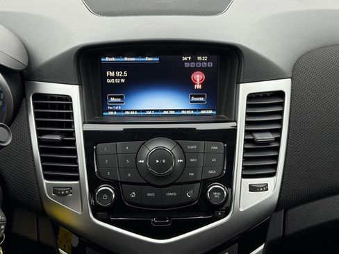 Used 2016 Chevrolet Cruze LT image 30