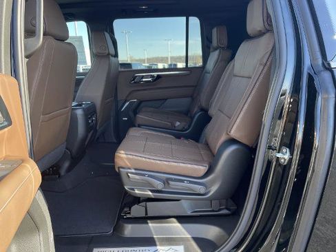 New 2026 Chevrolet Suburban High Country AWD/4WD image 24