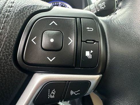 Used 2018 Toyota Highlander XLE image 22