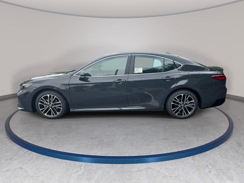 Used 2026 Toyota Camry XLE FWD image 8
