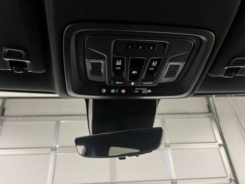 Used 2023 GMC Sierra 1500 AT4 w/ Technology Package AWD/4WD image 44