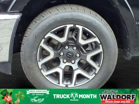 Used 2025 RAM 1500 Laramie image 12