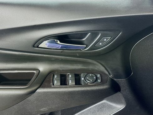 Used 2022 Chevrolet Equinox LT image 24