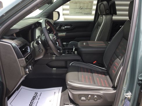 New 2026 GMC Yukon XL AT4 Ultimate AWD/4WD image 10
