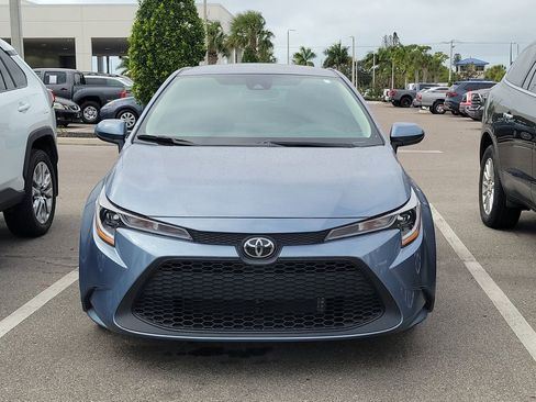 Used 2021 Toyota Corolla LE image 2