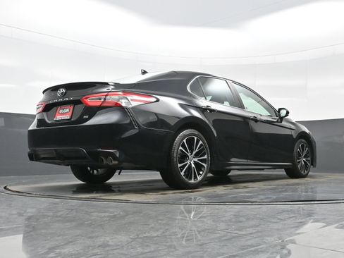 Used 2020 Toyota Camry SE image 30