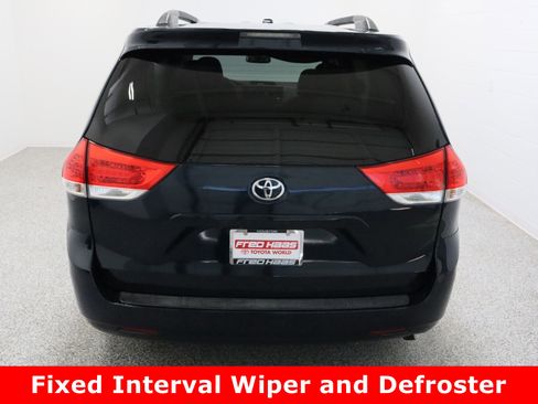Used 2011 Toyota Sienna LE image 8