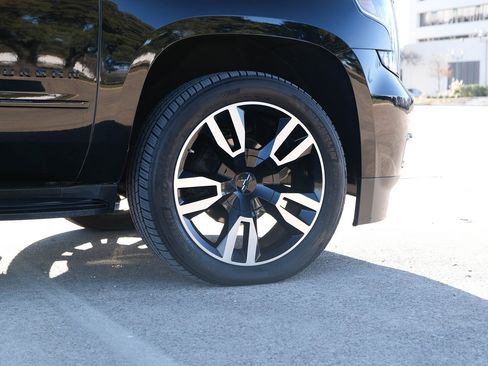 Used 2020 Chevrolet Suburban Premier image 8