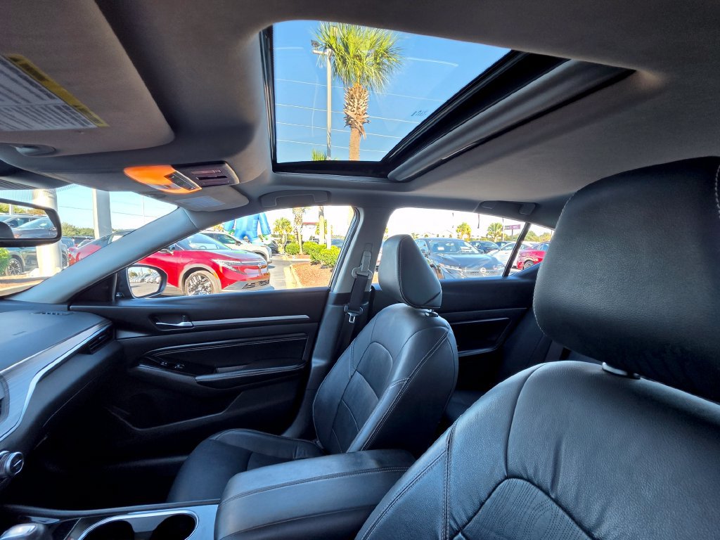 Used 2020 Nissan Altima 2.5 SL FWD image 14