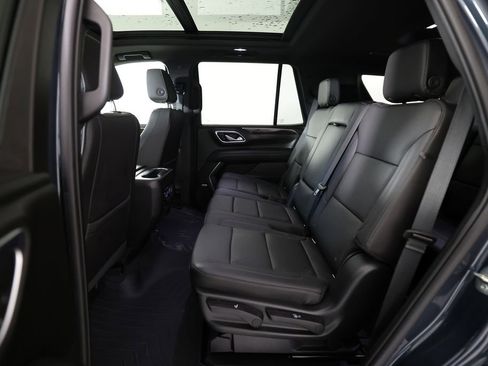 Used 2021 Chevrolet Tahoe LT w/ LT Signature Package RWD image 18