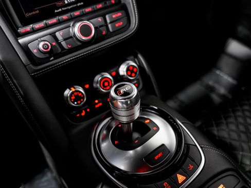 Used 2014 Audi R8 V8 image 15