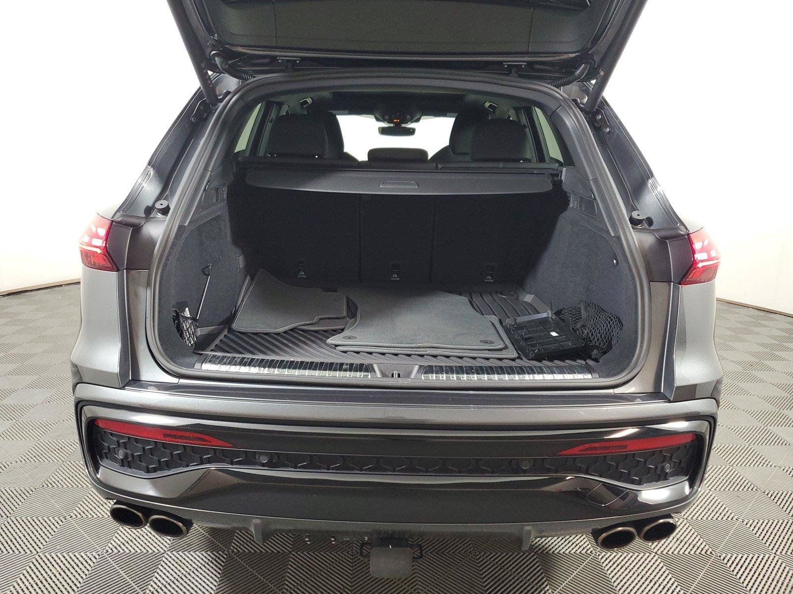 Used 2025 Audi SQ5 Premium Plus w/ Premium Plus Package AWD/4WD image 9