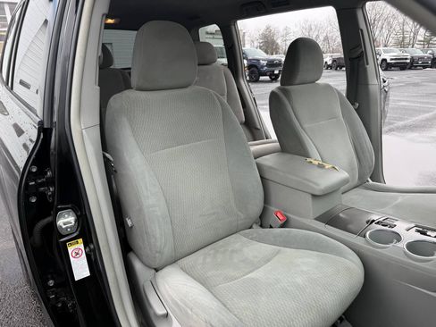 Used 2010 Toyota Highlander 2WD image 16