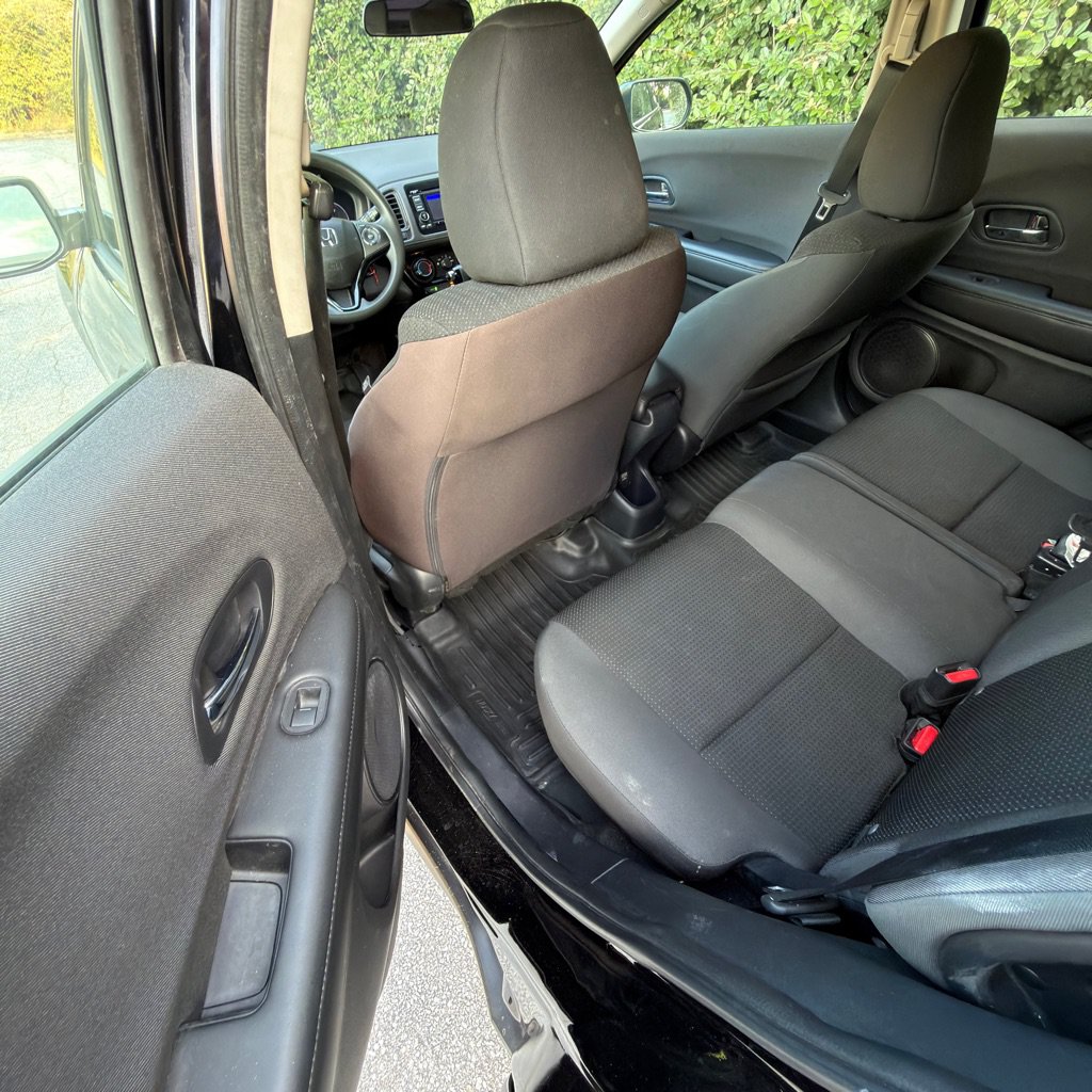 Used 2019 Honda HR-V LX image 11