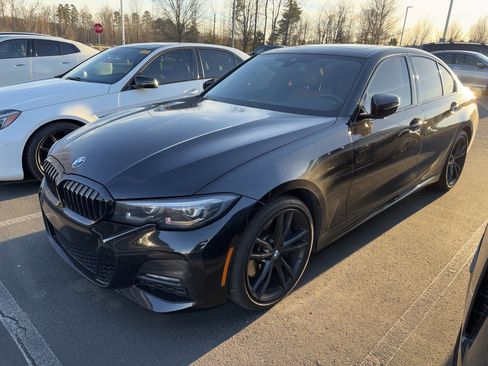 Certified 2022 BMW 330i xDrive Sedan w/ M Sport Package image 13