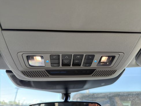 Used 2023 Ford Explorer XLT w/ Equipment Group 202A AWD/4WD image 22