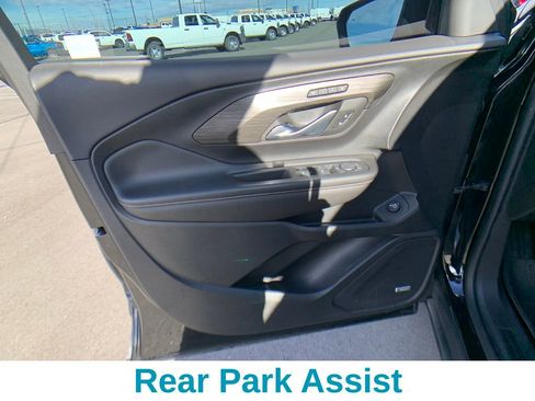 Used 2022 GMC Terrain SLT w/ Infotainment Package II image 12