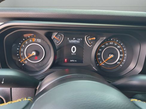 Used 2024 Jeep Gladiator Sport AWD/4WD image 15