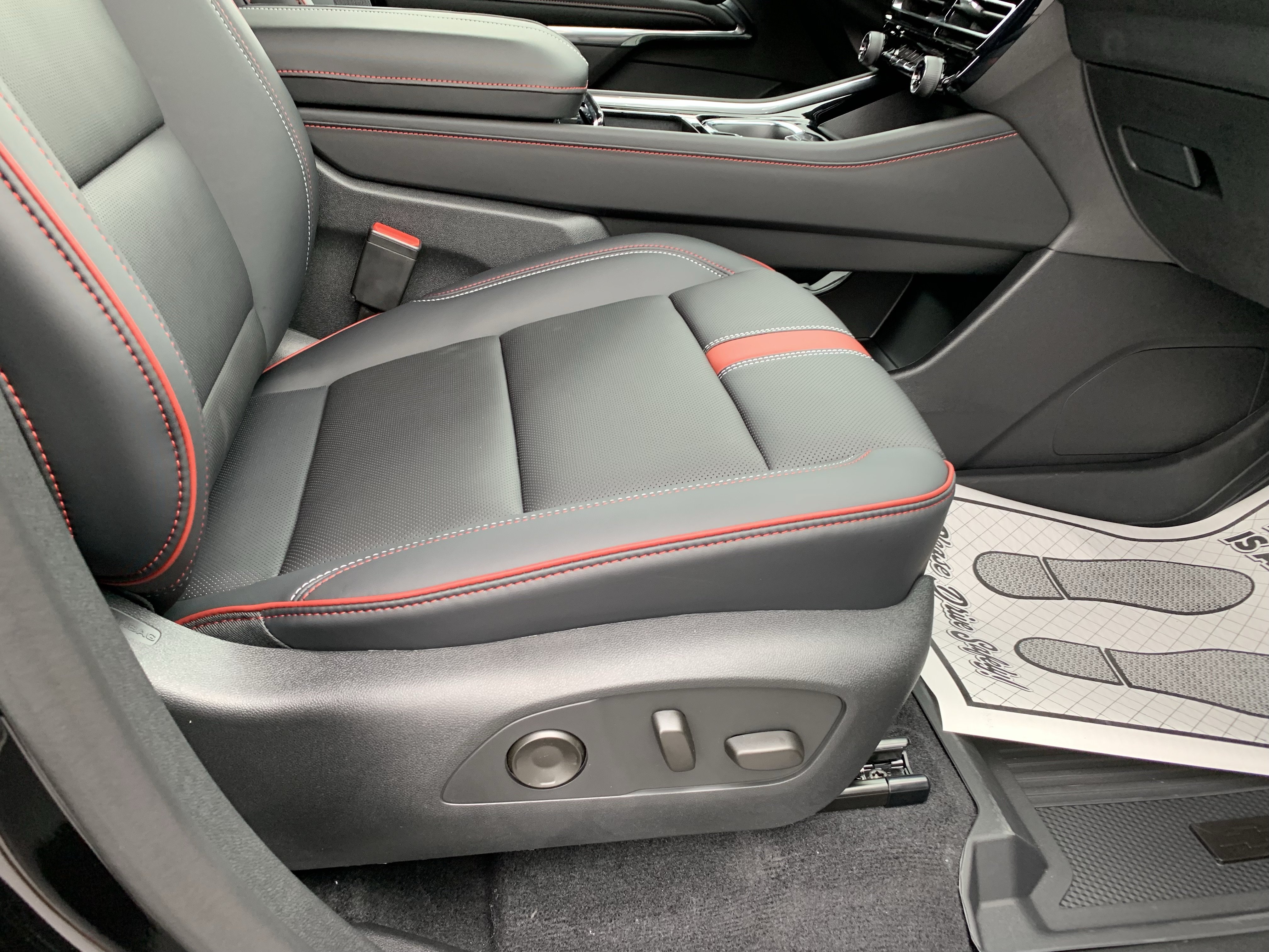 New 2027 Chevrolet Traverse RS AWD/4WD image 27