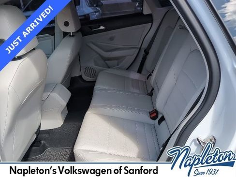 Used 2024 Volkswagen Jetta SE w/ Panoramic Sunroof Package FWD image 22